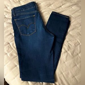 Levi’s 711 Skinny Jeans